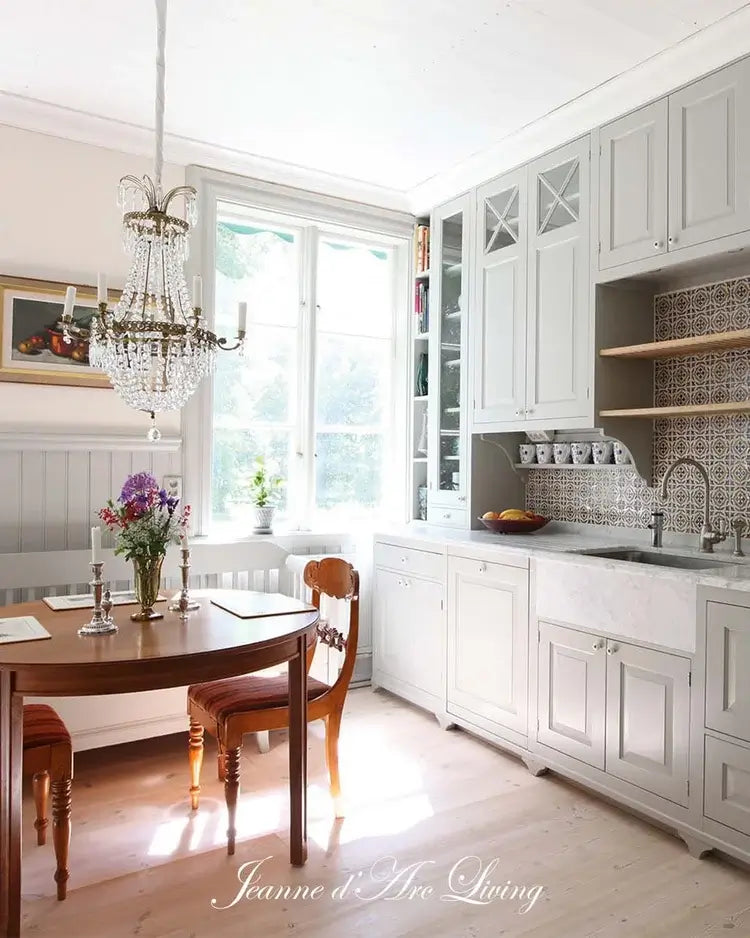 Jeanne d'Arc Living Magazine Issue 3 2026 - Blake & Taylor Chalk Furniture Paint