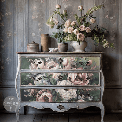 chest of drawers with Decoupage paper with bouquet of roses